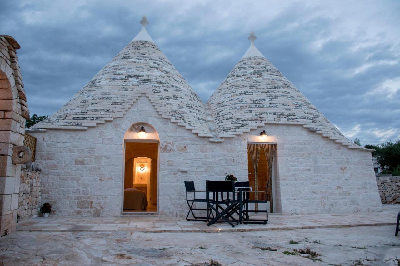 Trullo Cinquenoci Suite Locorotondo Esterno foto