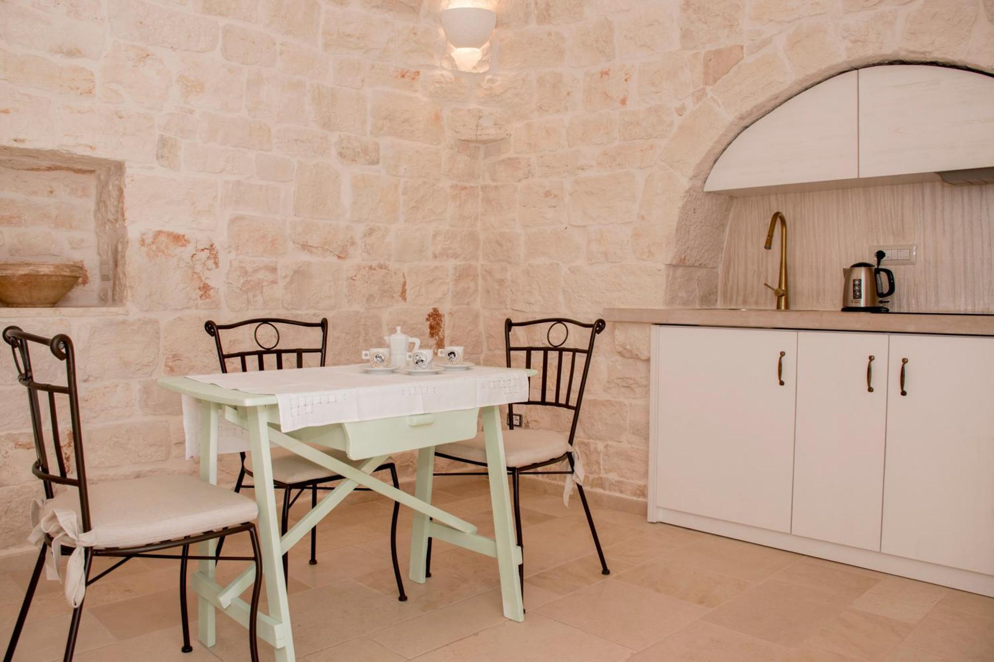 Trullo Cinquenoci Suite Locorotondo Esterno foto