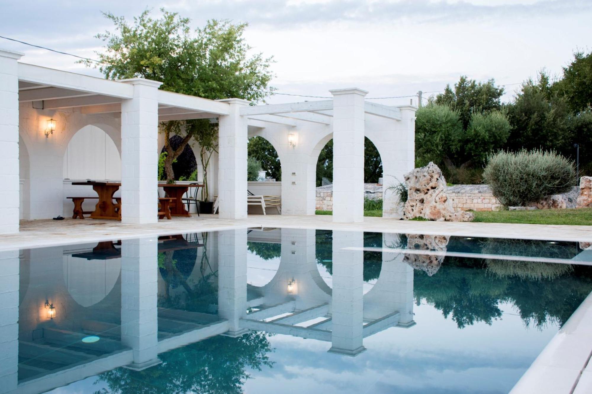 Trullo Cinquenoci Suite Locorotondo Esterno foto